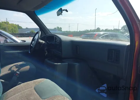 1996 Ford Econoline E350 из США, поврежденный, VIN 1FBHE31H4THA62733